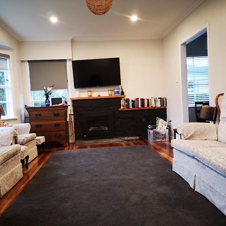 Cheerful 4 Bedroom Holiday Home Rotorua Luaran gambar