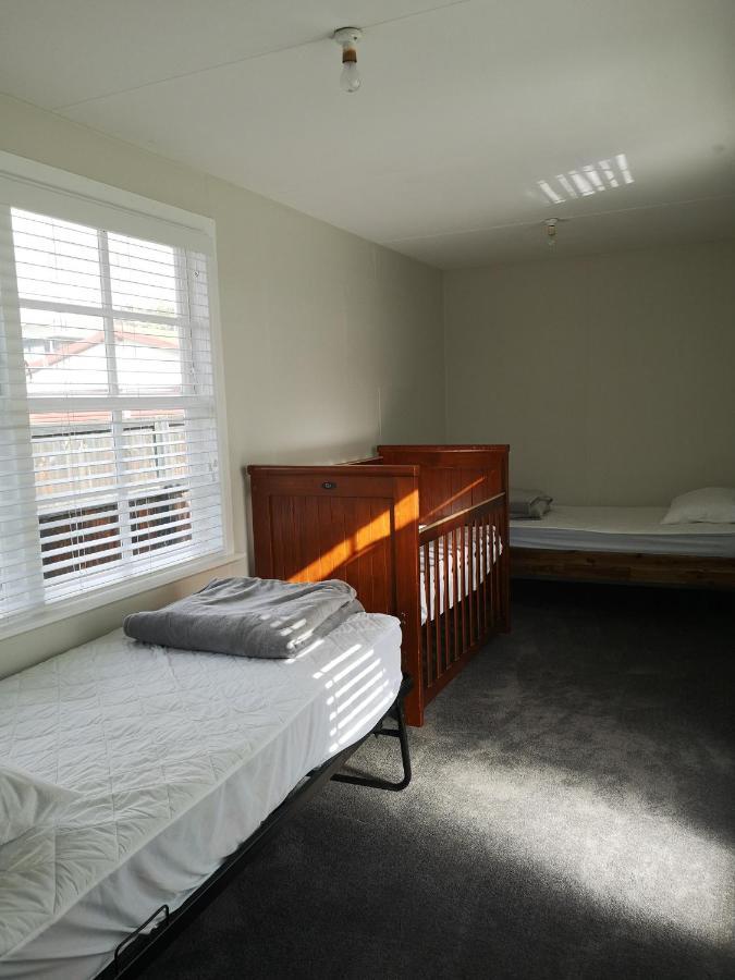 Cheerful 4 Bedroom Holiday Home Rotorua Luaran gambar