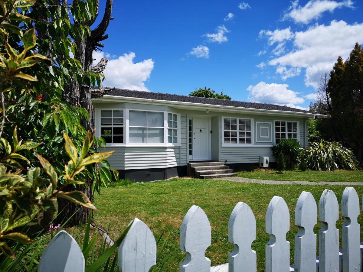 Cheerful 4 Bedroom Holiday Home Rotorua Luaran gambar