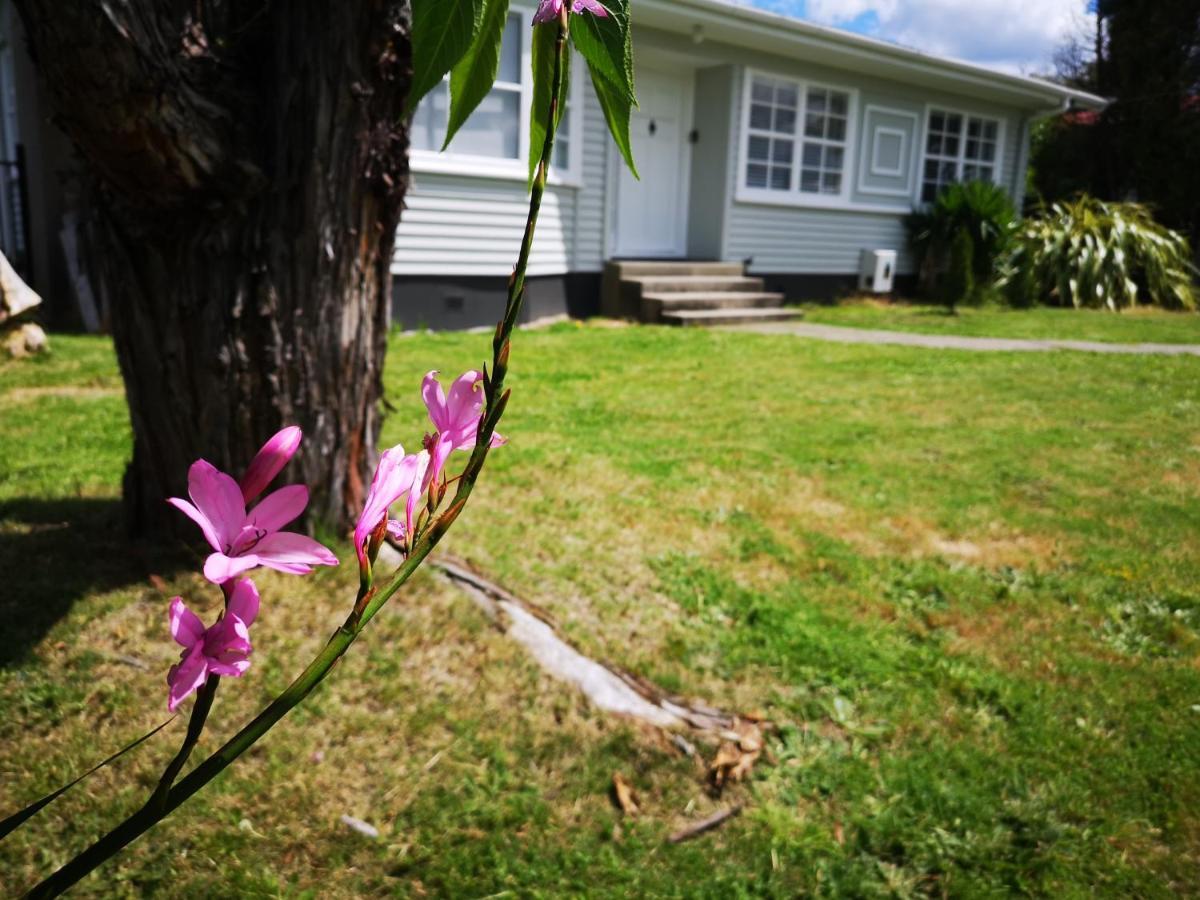 Cheerful 4 Bedroom Holiday Home Rotorua Luaran gambar
